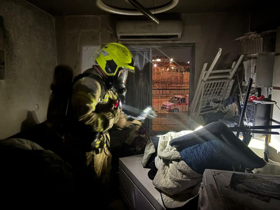 عبلين : حريق في منزلين دون إصابات.